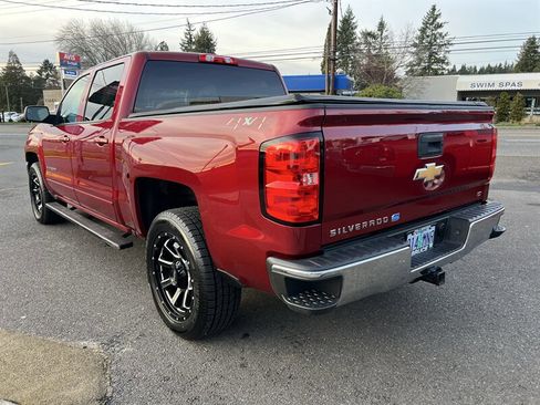 Used 2018 Chevrolet Silverado 1500 LT w/ LT Eassist Package image 2