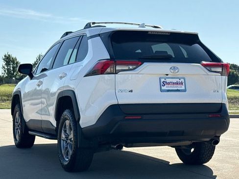 Used 2024 Toyota RAV4 XLE w/ Convenience Package FWD image 6