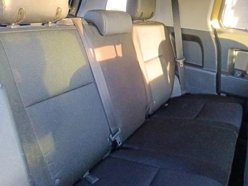 Used 2014 Toyota FJ Cruiser 4WD image 32