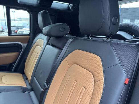 Used 2023 Land Rover Defender 110 X image 14