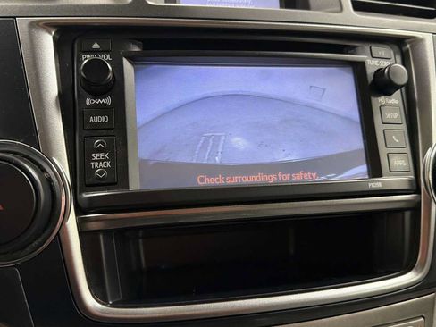 Used 2013 Toyota Highlander SE AWD/4WD image 19