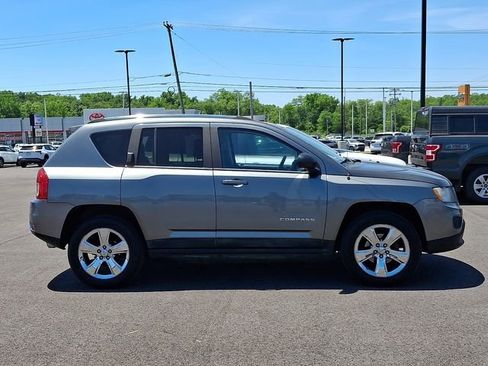 Used 2011 Jeep Compass Limited w/ Sun/Sound Group FWD image 7