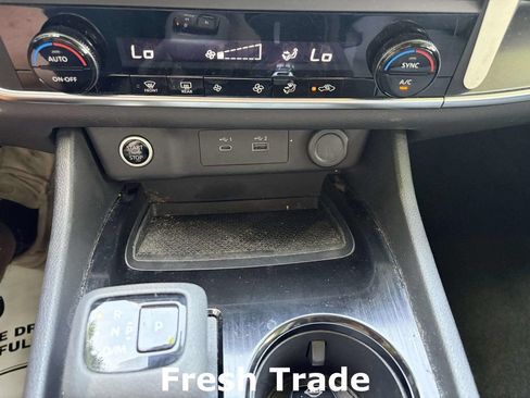 Used 2023 Nissan Rogue SV AWD/4WD image 15