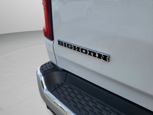 Certified 2025 RAM 1500 4x4 Crew Cab image 31