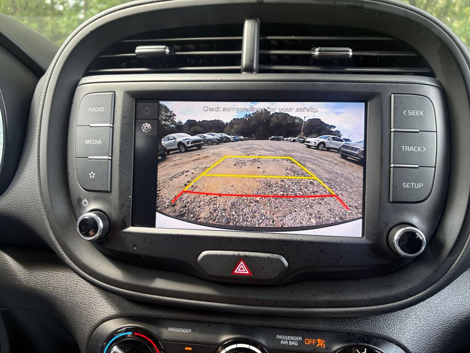Used 2025 Kia Soul LX w/ LX Technology Package FWD image 19