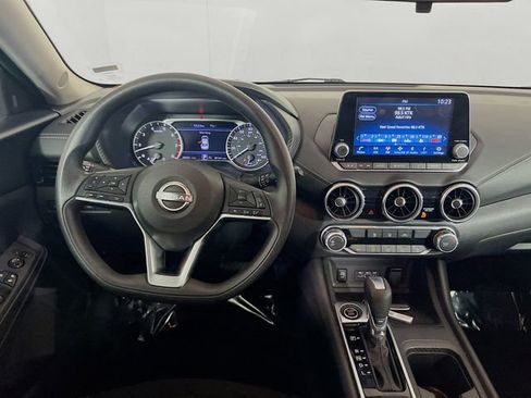 Used 2024 Nissan Sentra SV FWD image 17