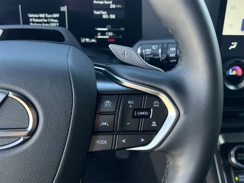 Used 2025 Lexus GX 550 image 12