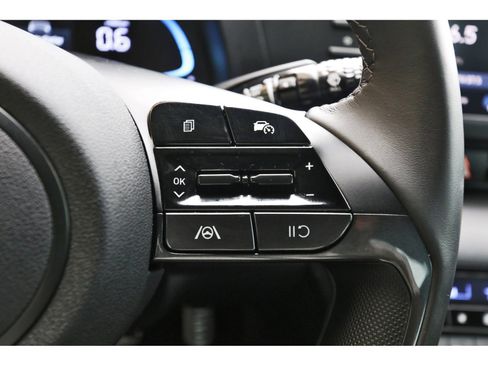 Certified 2025 Hyundai Elantra Sport FWD image 18