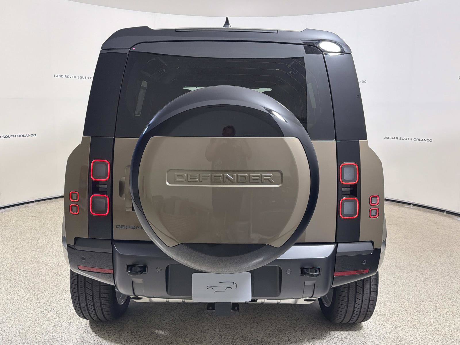 New 2026 Land Rover Defender 110 X-Dynamic SE AWD/4WD image 4