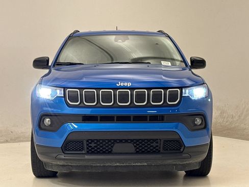 Used 2022 Jeep Compass Latitude FWD image 3