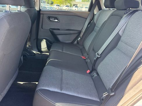 Used 2023 Nissan Rogue SV AWD/4WD image 13