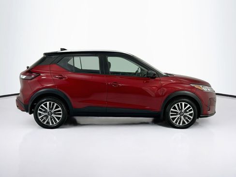 Used 2023 Nissan Kicks SV FWD image 4