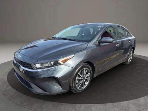 Used 2023 Kia Forte LXS image 1