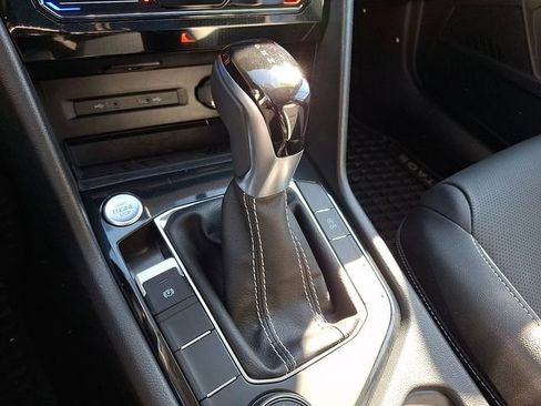 Certified 2025 Volkswagen Taos SEL w/ Black Wheel Plus Package image 15