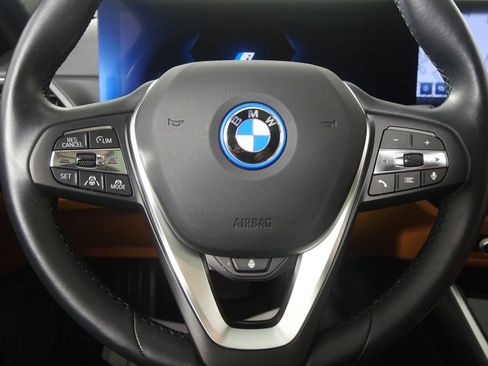Used 2023 BMW i4 eDrive35 image 15