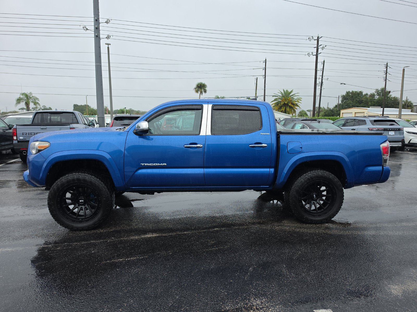 Used 2017 Toyota Tacoma Limited w/ Tow Package AWD/4WD image 6