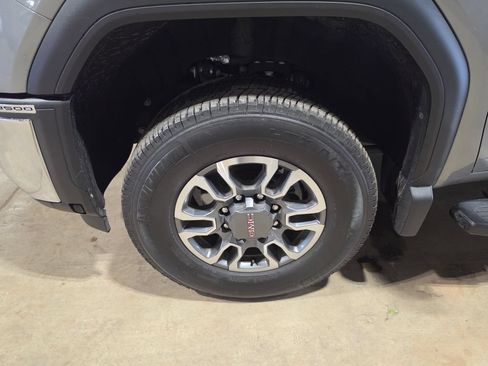 Used 2025 GMC Sierra 3500 SLT w/ SLT Premium Package AWD/4WD image 3