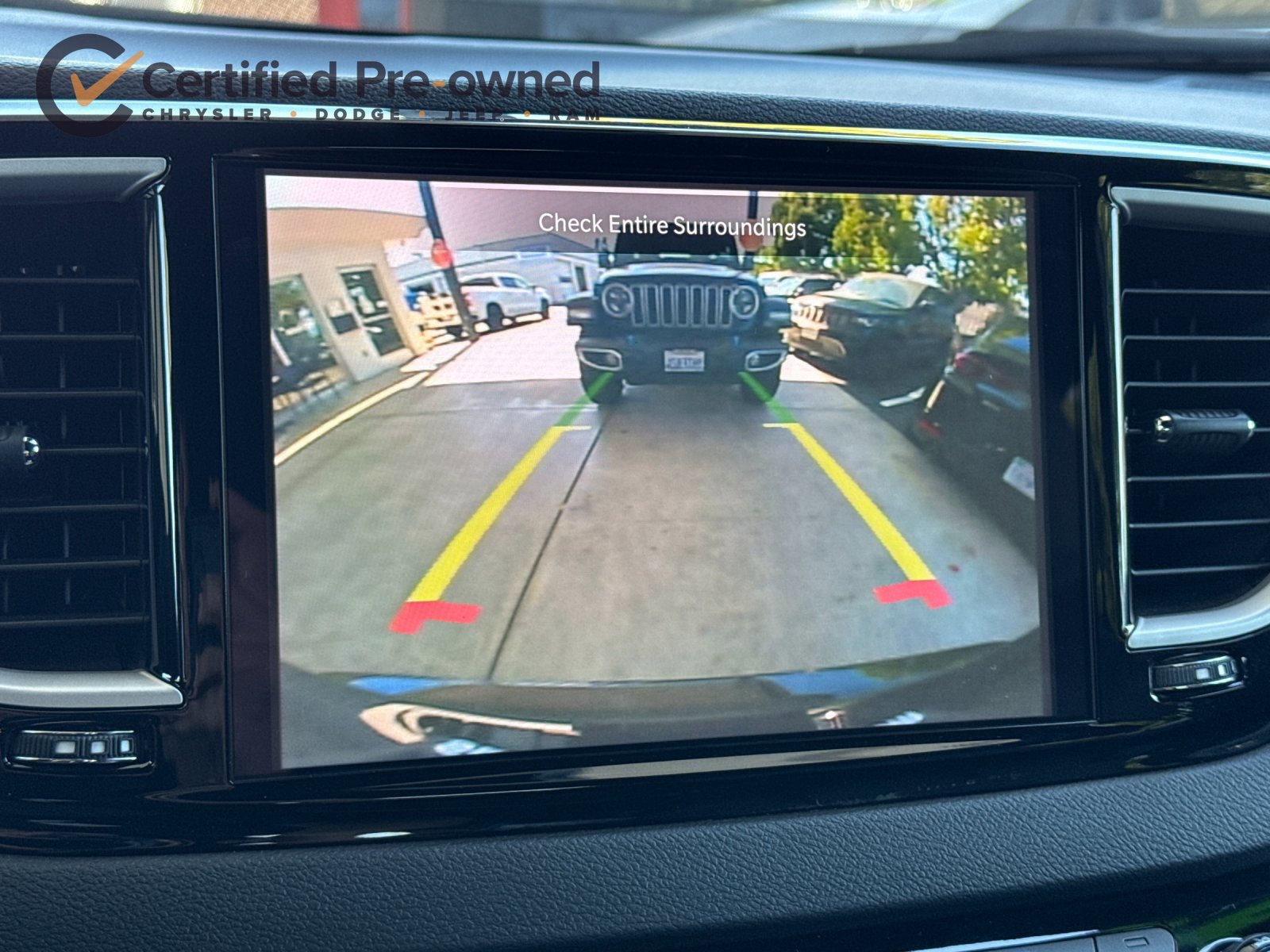 Certified 2025 Chrysler Pacifica Select FWD image 21