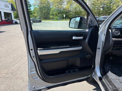 Used 2014 Toyota Tundra SR5 AWD/4WD image 14