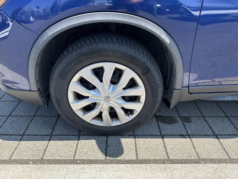 Used 2018 Nissan Rogue S AWD/4WD image 9