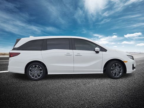 New 2026 Honda Odyssey Touring image 22