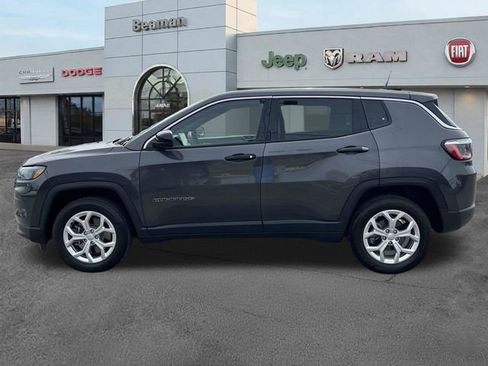 Used 2024 Jeep Compass Sport AWD/4WD image 4