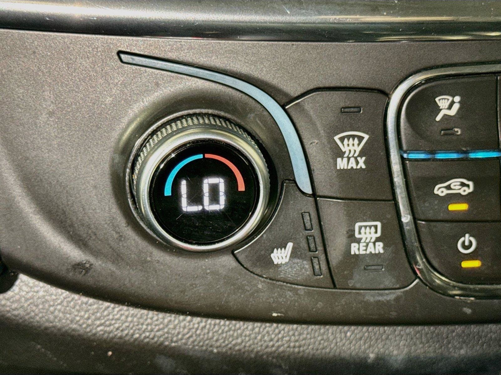 Used 2021 Chevrolet Traverse RS FWD image 19
