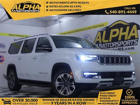 Used 2024 Jeep Wagoneer L Series II w/ Flexible Seating Group AWD/4WD image 1