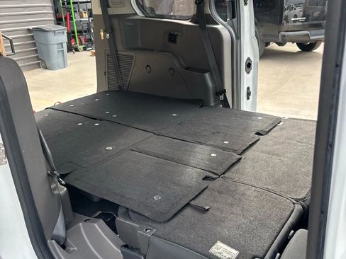 Used 2020 Ford Transit Connect XL image 38