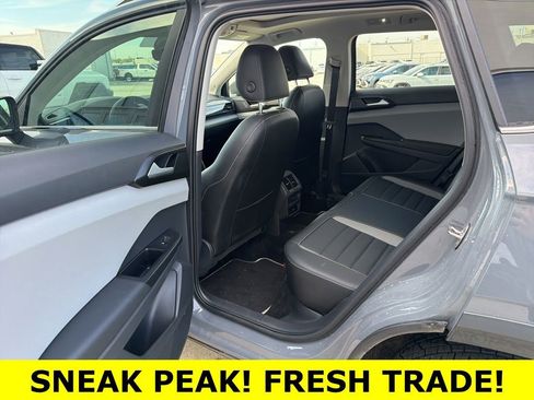 Used 2023 Volkswagen Taos SEL image 16