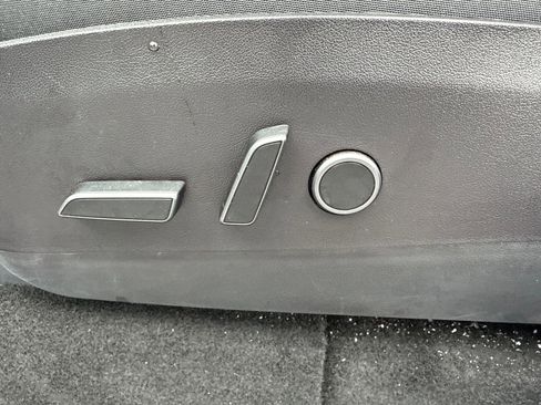 Used 2021 Tesla Model Y Performance AWD/4WD image 17