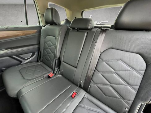 Used 2025 Volkswagen Atlas SE FWD image 22