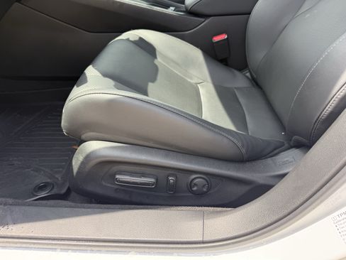 Used 2025 Honda Accord Sport image 29