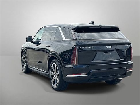 New 2025 Cadillac Escalade IQ Luxury 2 image 16