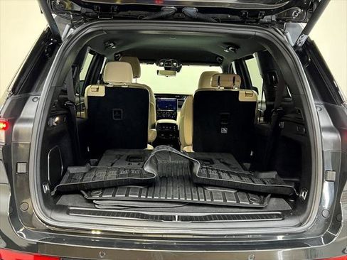 Certified 2023 Jeep Grand Cherokee L Limited w/ Luxury Tech Group II image 11