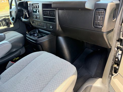 Used 2023 Chevrolet Express 3500 LS RWD image 12