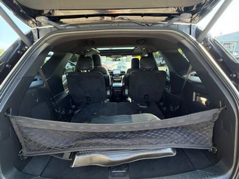 Used 2023 Ford Explorer ST-Line w/ Class IV Trailer Tow Package AWD/4WD image 23