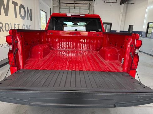 Used 2024 Chevrolet Silverado 1500 LT AWD/4WD image 33