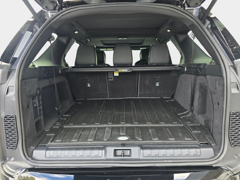 New 2026 Land Rover Discovery Dynamic SE AWD/4WD image 12