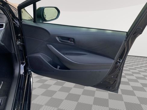 Used 2025 Toyota Corolla LE FWD image 12