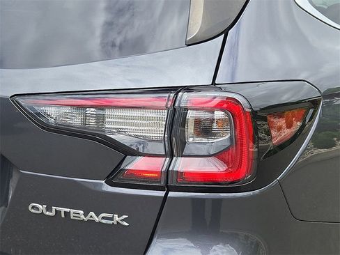 Used 2022 Subaru Outback Limited image 28