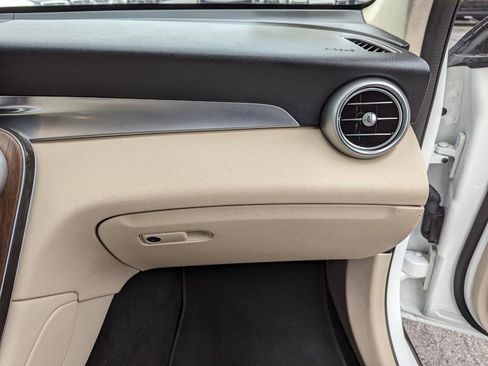 Used 2022 Mercedes-Benz GLC 300 4MATIC image 36