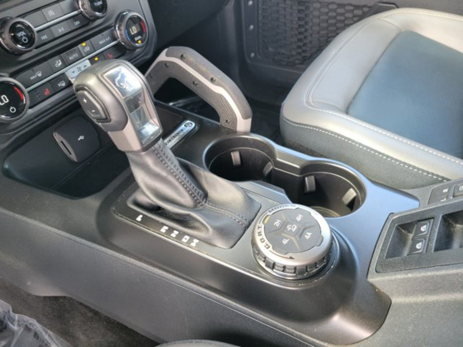 Used 2023 Ford Bronco Outer Banks AWD/4WD image 24