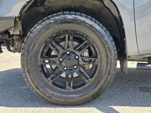 Used 2019 Toyota Tundra SR5 w/ SR5 Upgrade Package AWD/4WD image 31