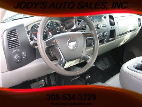 Used 2008 Chevrolet Silverado 3500 W/T image 2