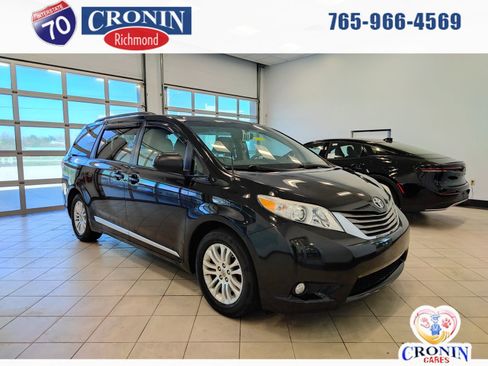 Used 2011 Toyota Sienna XLE FWD image 1