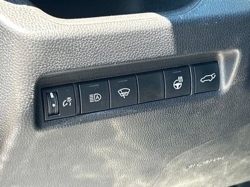 Certified 2021 Toyota RAV4 XLE Premium AWD/4WD image 20