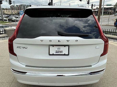 Certified 2024 Volvo XC90 T8 Ultimate w/ Protection Package Premier AWD/4WD image 9