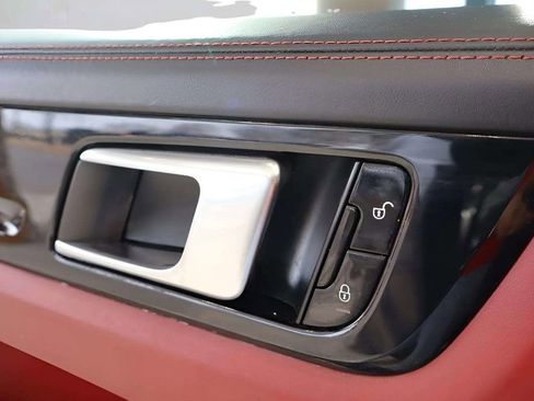 Used 2019 Porsche Cayenne image 36