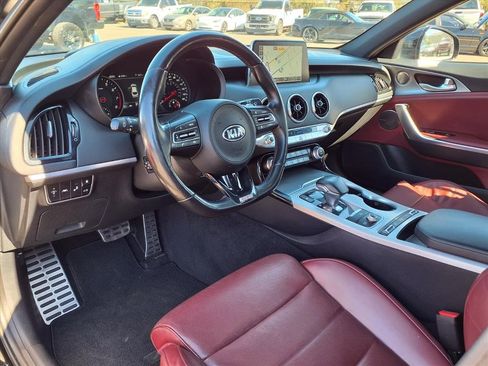 Used 2018 Kia Stinger GT2 image 23